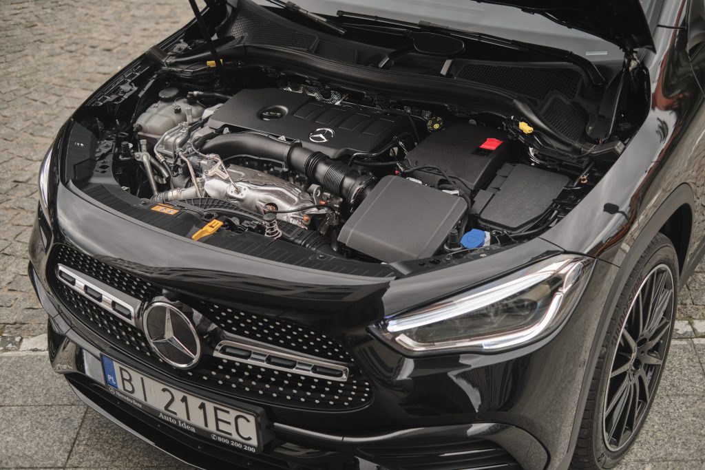 Mercedes-Benz GLA Engine 